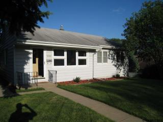 1696 Wisconsin Ave, Dubuque, IA 52001-5526