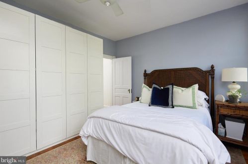 127 Duddington Pl, Washington DC 20003-2610 exterior