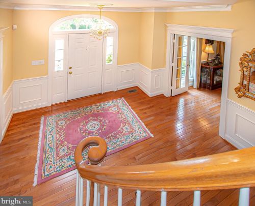 1114 Round Pebble Ln, Herndon, VA 20194-1002