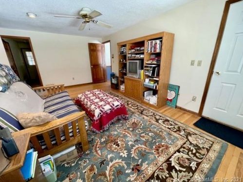 20 Kellogg St, Bethel CT  06801-1638 exterior