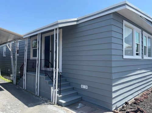 907 Paradise Ln, Long Beach, CA 90805-2325
