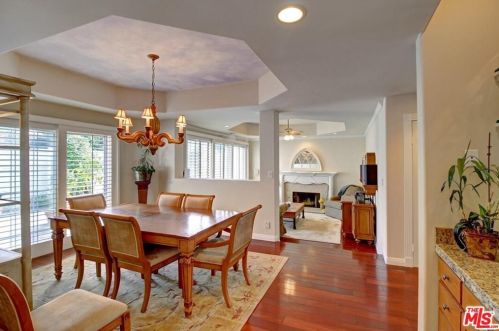 5100 Noble Ave, Van Nuys CA 91402-4509 exterior