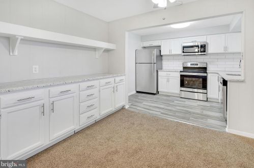 202 Warwick Rd, Stratford, NJ 08084-1626