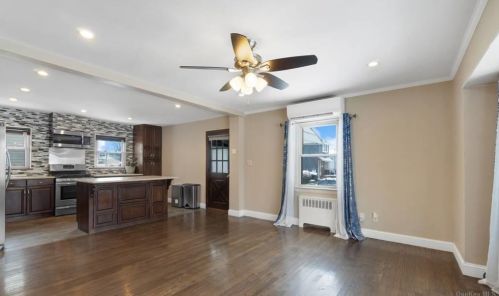 296 Litchfield Ave, Floral Park, NY 11003-3439