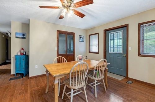 264 Lindsay Rd, Zelienople PA  16063-3210 exterior