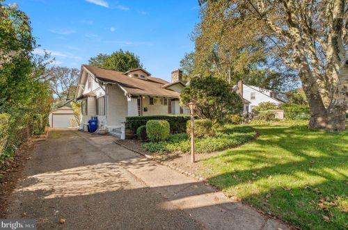 8224 Cadwalader Ave, Melrose Park, PA 19027-2406