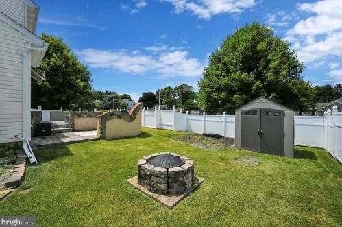 60 Silver Birch Dr, Lancaster PA  17602-7014 exterior