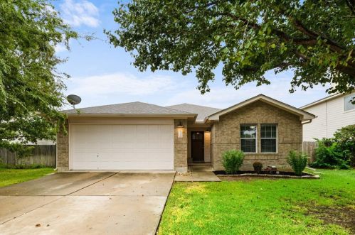 1320 Newbury St, Georgetown TX  78626-7615 exterior