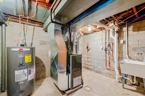 145 Easy St, Latrobe PA  15650-9131 exterior