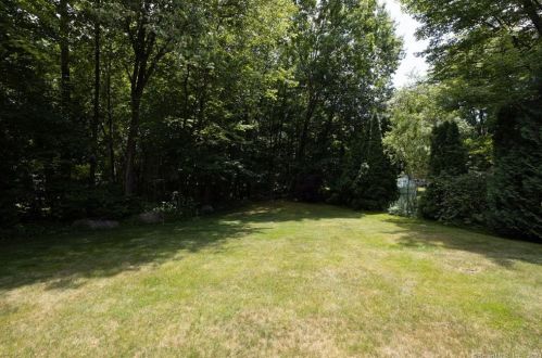 20 Del Prado Dr, Bristol CT  06010-2333 exterior