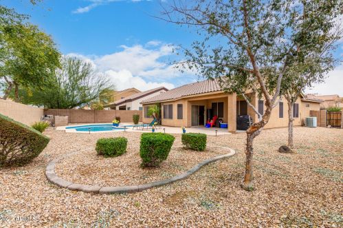 3890 Ashley Dr, Chandler AZ 85249-5261 exterior