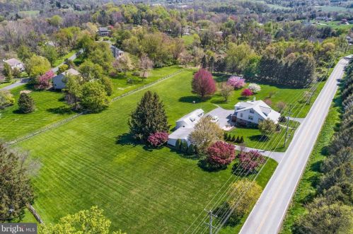 123 Old Kennett Rd, Kennett Sq PA  19348-2631 exterior