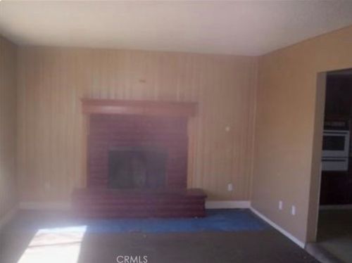 13977 Arrowhead Dr, Victorville, CA 92395-4905