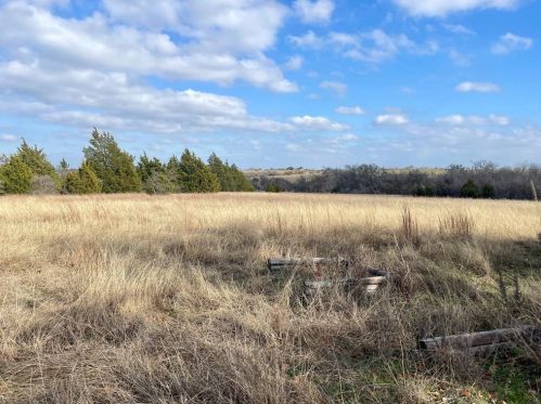 333 Spring Valley St, Monadale, TX 78634-5138