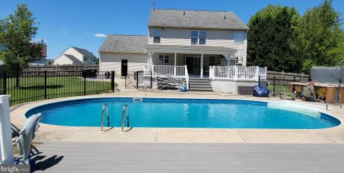 336 Johnny Boy Ln, Berlin Boro NJ  08009-2708 exterior