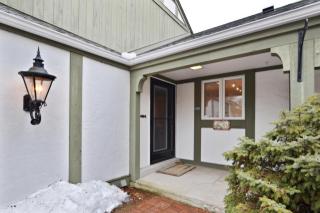 2117 Quincy Ct, Thiensville, WI 53092-5415