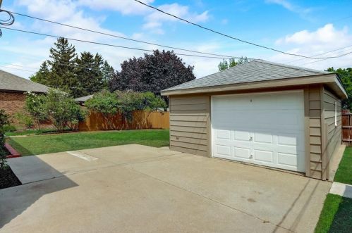 7807 34th Ave, Kenosha WI  53142-4631 exterior