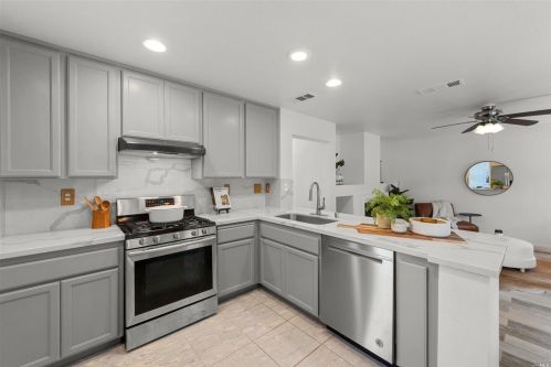 208 Bald Eagle Dr, Vacaville CA  95688-1054 exterior