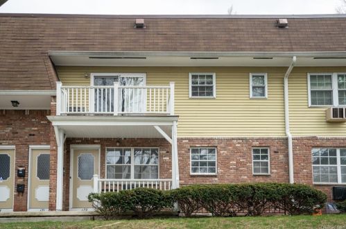173 Parkside Dr, Airmont NY  10901-7854 exterior