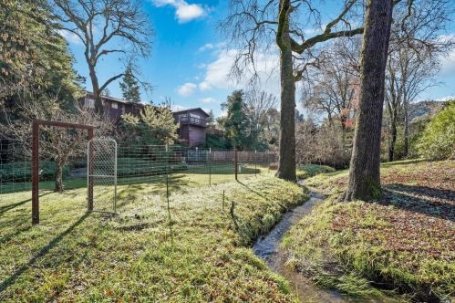 930 Live Oak Ave, Ukiah CA  95482-3733 exterior