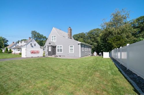 252 White Ave, Waterbury, CT 06762-2735