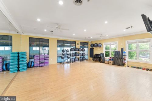 6352 Cullen Pl, Haymarket VA  20169-5400 exterior