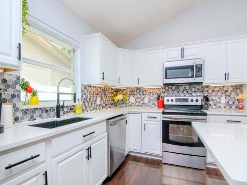 10730 Oakhaven Dr, Pinellas Park FL  33782-2511 exterior