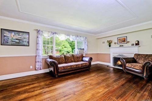 70 Mountain View Rd, Fishkill NY  12524-3209 exterior