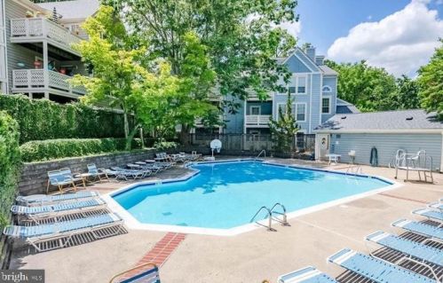 7620 Willow Pt Dr, Falls Church VA  22042-7530 exterior