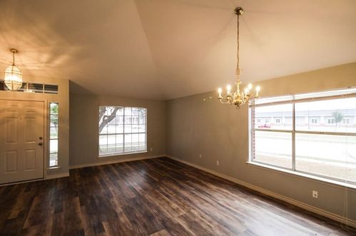 15300 Ecorio Dr, Austin TX  78728-3500 exterior