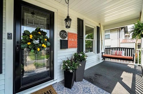 732 8th Ave, Beaver Falls, PA 15010-3126
