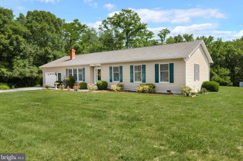 252 Messick Rd, Strasburg, VA 22657-5116