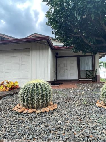 981751 Kupukupu St, Aiea, HI 96701-1715