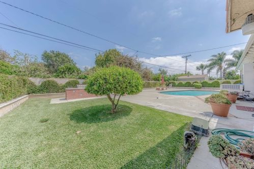 12070 Morning Ave, Downey CA  90242-2324 exterior