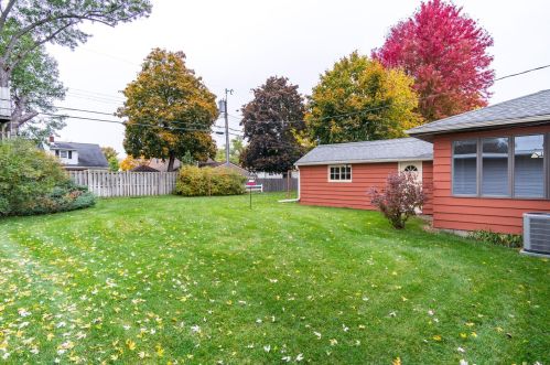 2126 Sunrise Dr, La Crosse WI  54601-6830 exterior