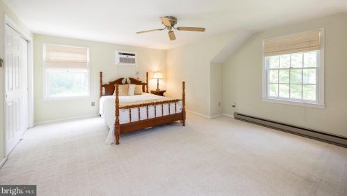 209 Knapp Rd, Lansdale PA 19446-1731 exterior