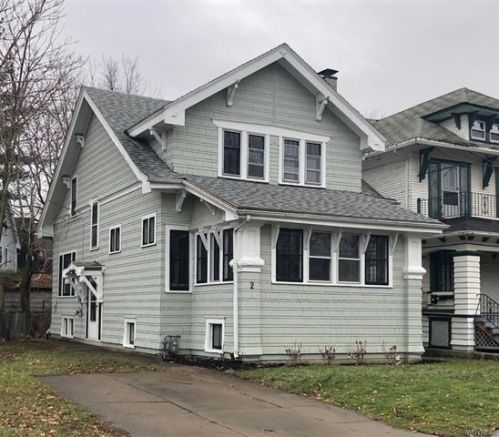 2 Navaho Pkwy, Buffalo, NY 14210-1814
