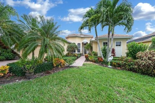 8840 Mustang Island Cir, Naples, FL 34113-1641