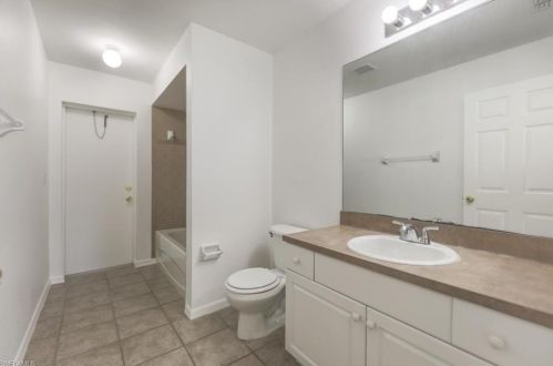 2822 10 Ter, Cape Coral FL  33993-5702 exterior