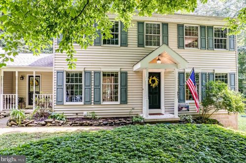 210 Benfield Rd, Macungie, PA 18062-2072