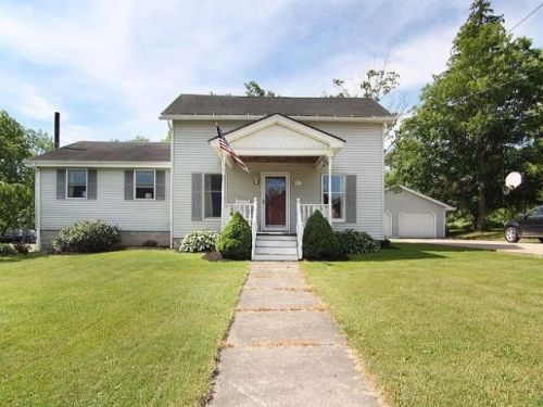 42 Main St, Forestville, NY 14062-9728