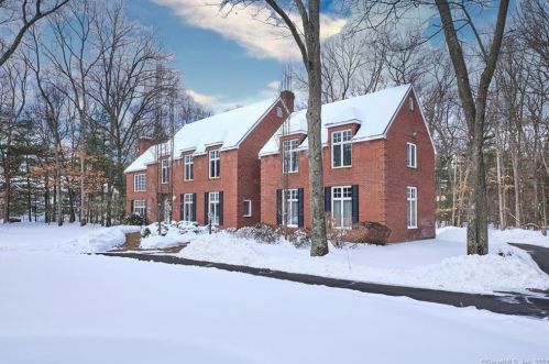 19 Pembroke Hl, Farmington, CT 06032-1461