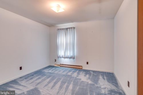 147 Euclid Ave, Charles Town WV  25414-1111 exterior