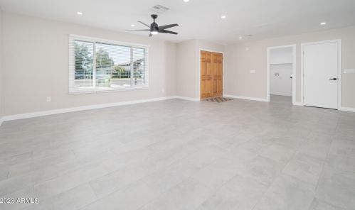 5621 Zoe Ella Way, Glendale AZ 85306-2823 exterior