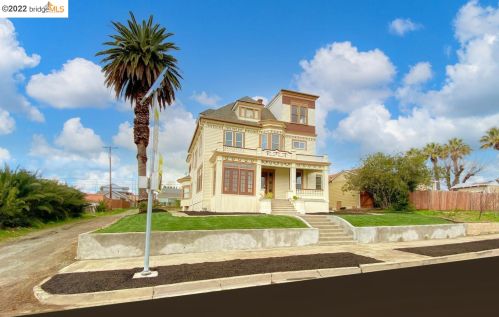 420 2nd St, Rio Vista, CA 94571-1904