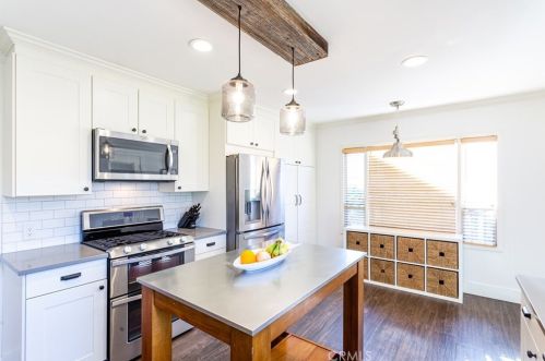 755 Junipero Ave, Long Beach CA  90804-4609 exterior