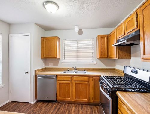 3846 Redbud Dr, Morgans Point TX  77571-4318 exterior