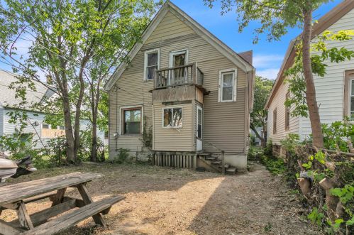 2861 24th St, Milwaukee, WI 53206-1110
