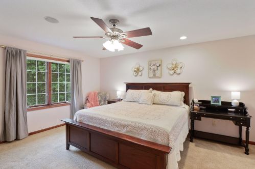 1888 White Oak Dr, Chaska MN  55318-2878 exterior