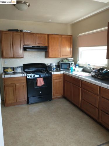 4507 Ellen St, Oakland CA  94601-4728 exterior